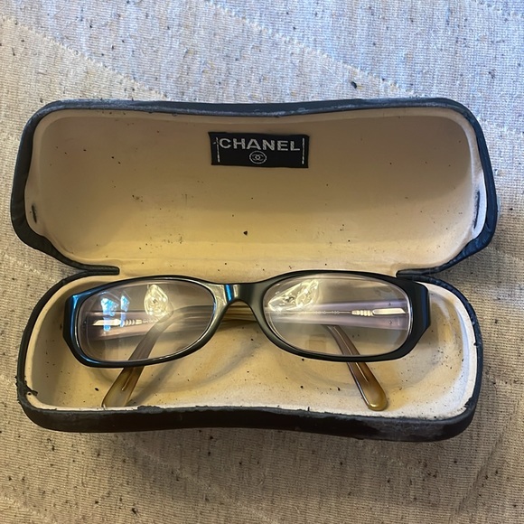 Chanel Eyeglasses 3078 with Chanel Hardshell Case - Picture 3 of 7